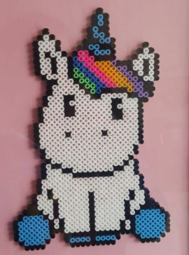 Bébé Licorne Assise